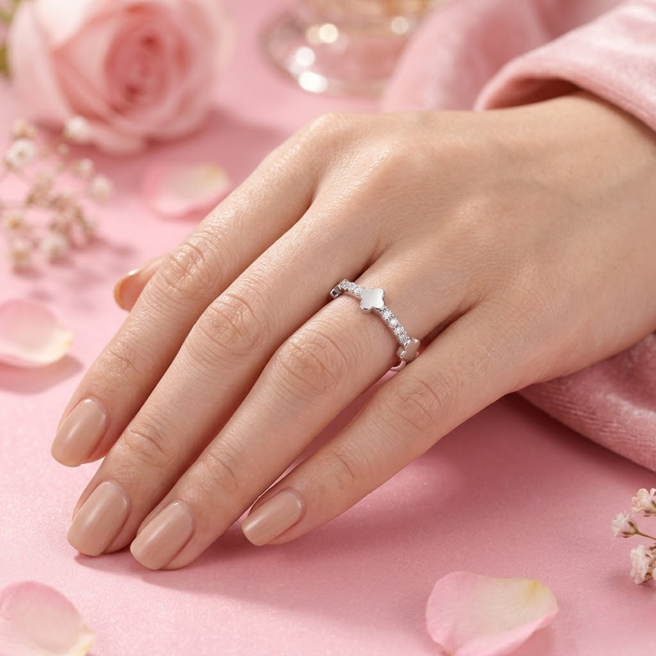 925 silver motif ring close up dainty minimalist design