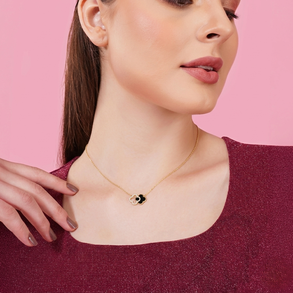 Model soul pendant gold stylish everyday wear