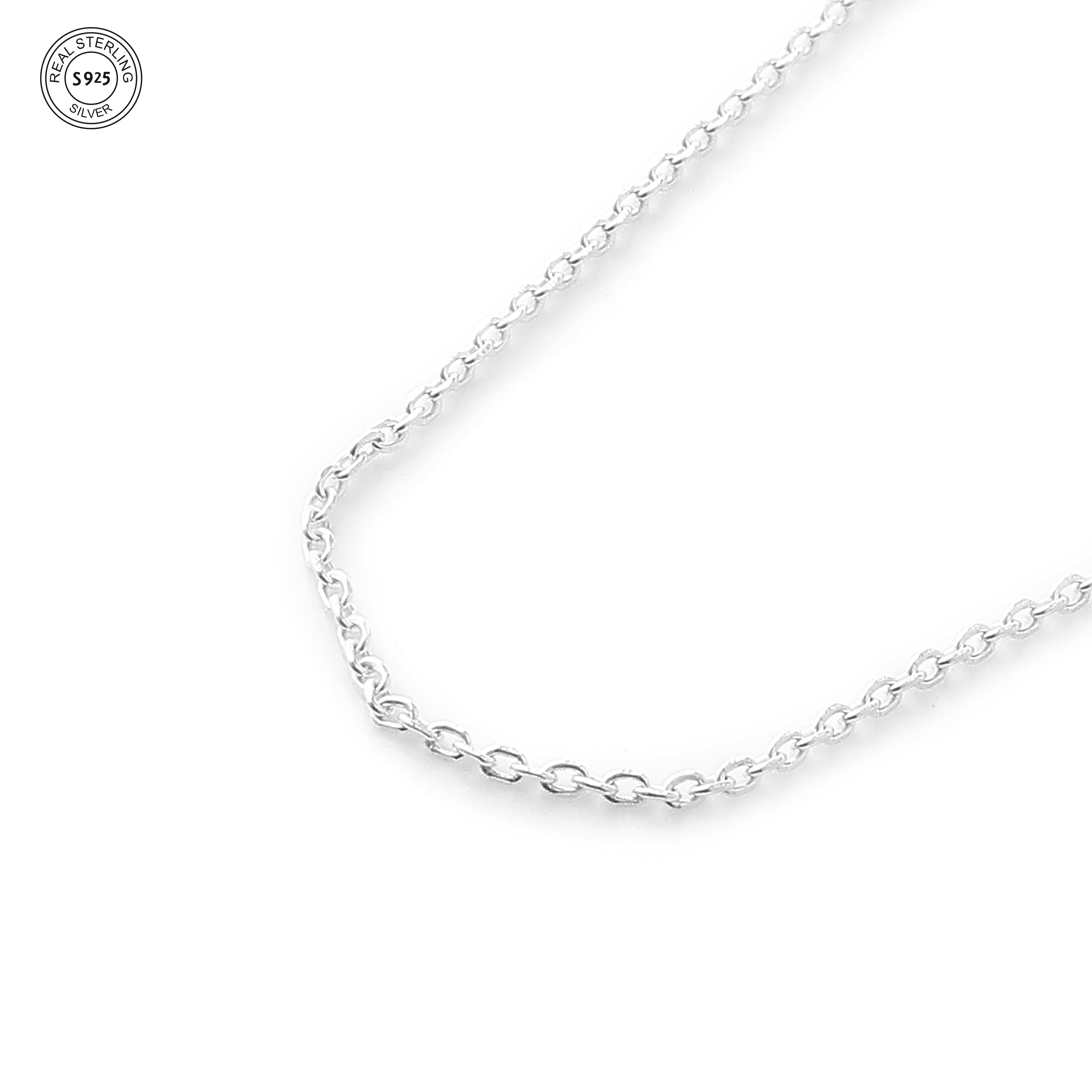 925 silver chain necklace worn by model unisex styling everyday look
